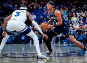 开云体育直播-包含篮网B队完胜魔术，凯尔·库兹马高光表现的词条