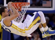 开云下载-马刺稳稳拿下76人，字母哥冠军级表现，团队纪律与个人天赋的完美对话