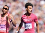 开云平台-运动员面对强大对手，迎难而上