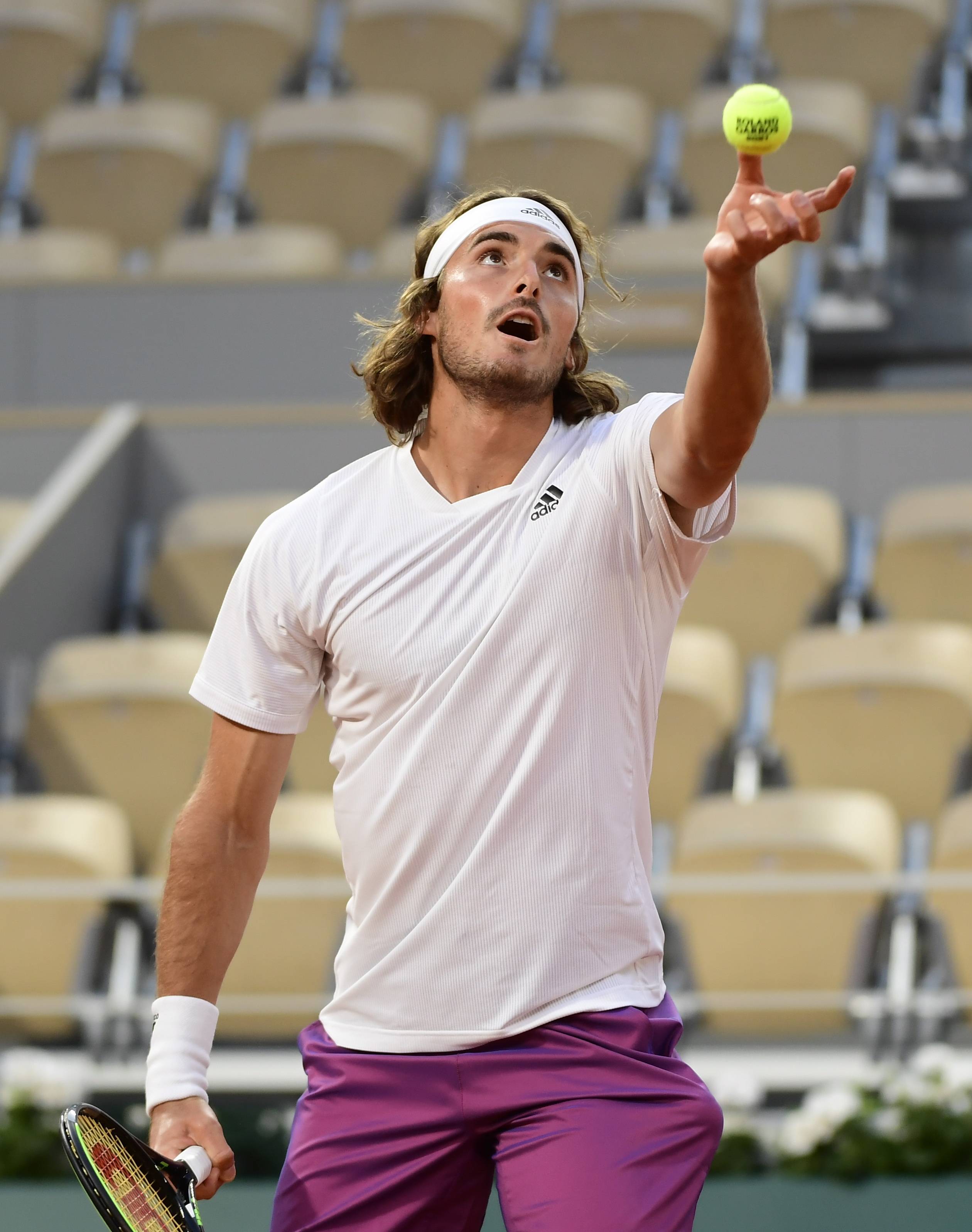 法国网球队爆冷美国网球队，西西帕斯高光表现