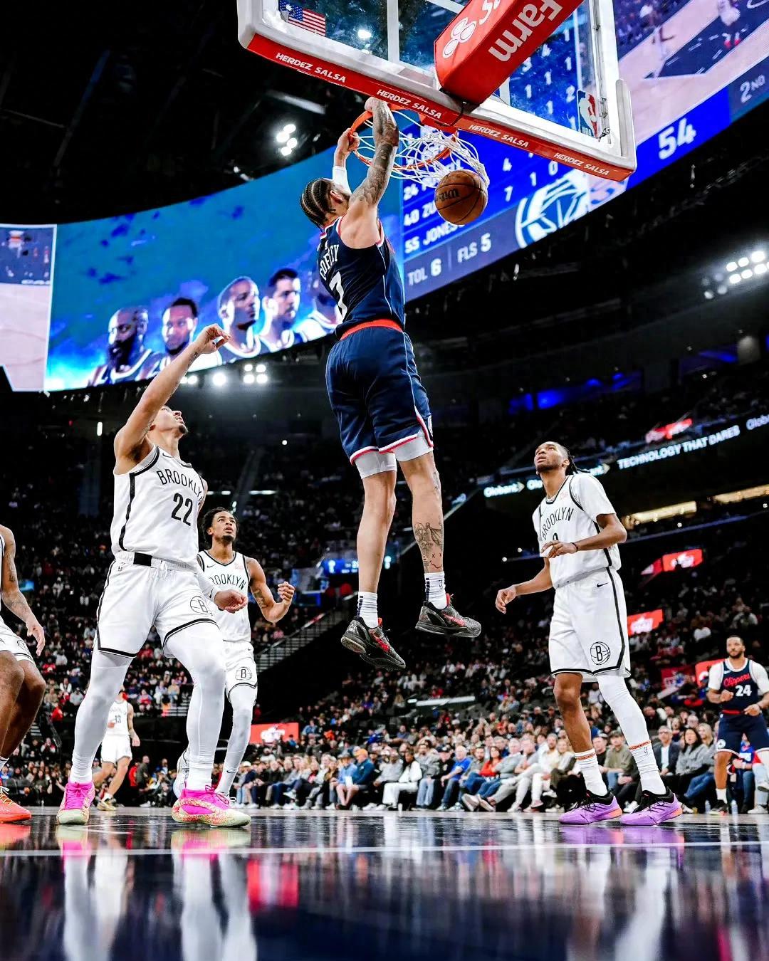 中国男篮完胜尼克斯,哈登制霸全场 中国男篮完胜尼克斯,哈登制霸全场