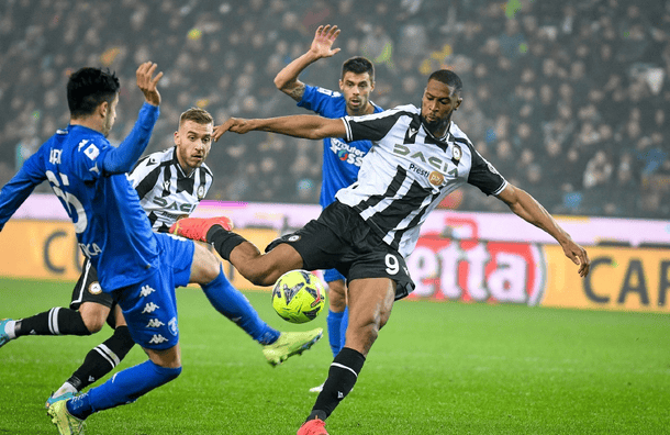 乌迪内斯客场平帕尔马，尤文图斯加时裁减如火如荼