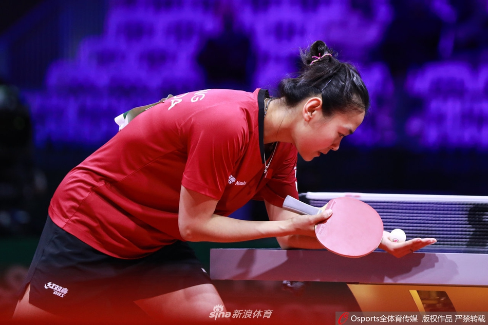 加拿大选手夺得乒乓球赛冠军，实力雄厚