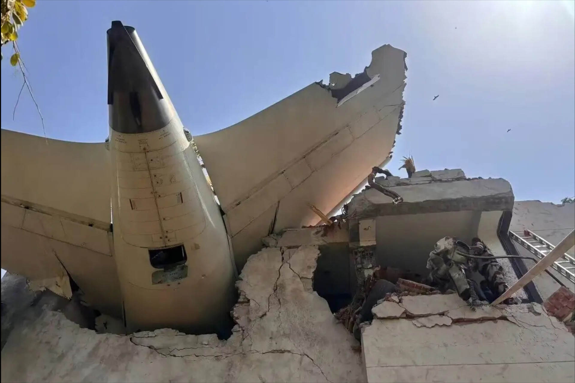 关于莱加内斯客场大败，保级形势堪忧的信息