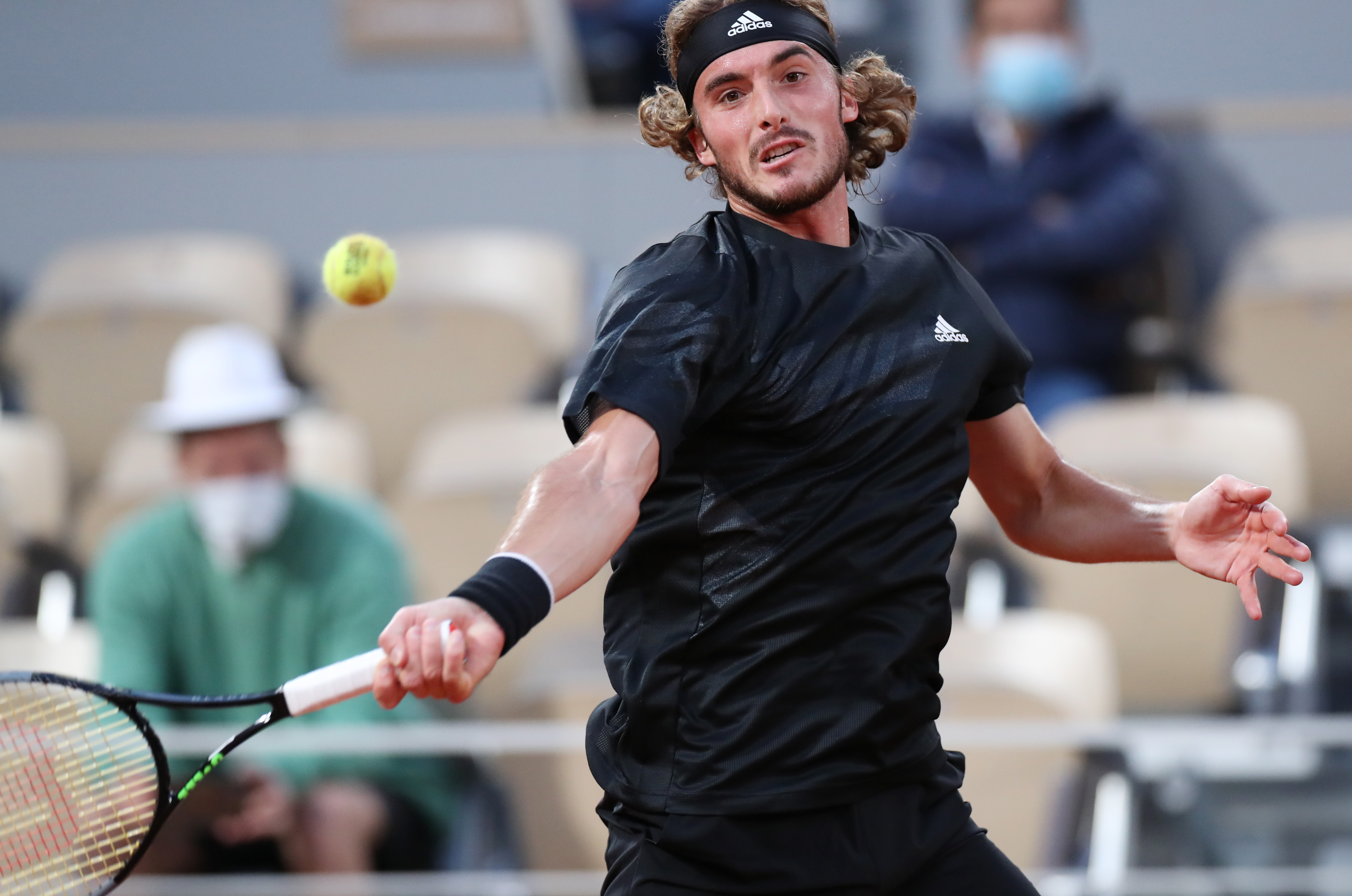 法网完胜联合杯，西西帕斯点燃赛场