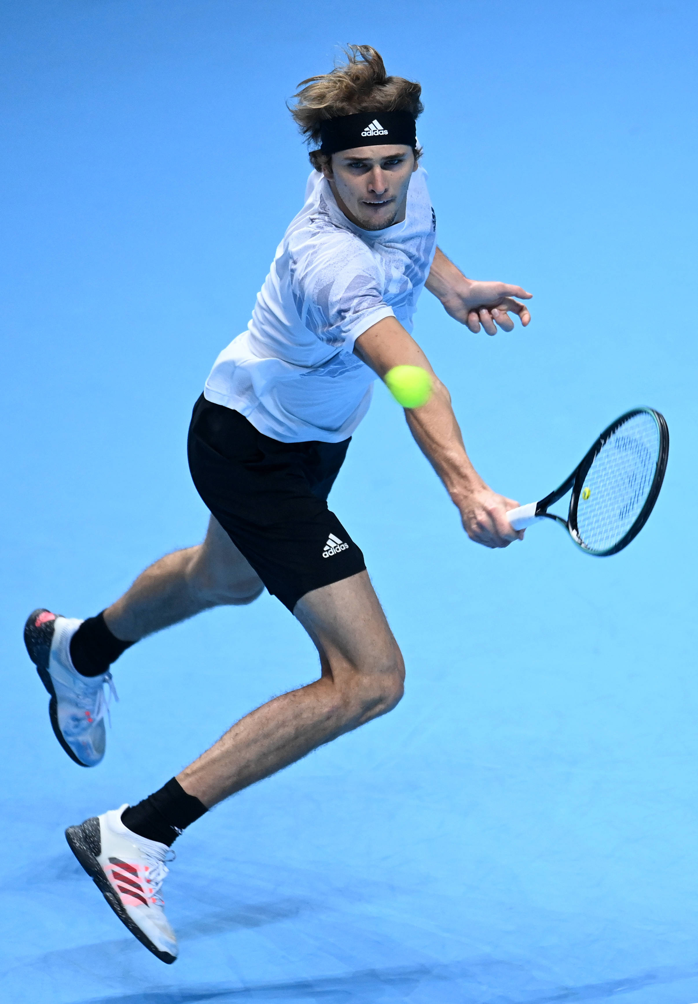 包含日本网球队绝杀美国网球队，兹维列夫高光表现的词条