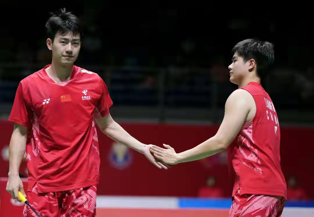 包含印度羽毛球队完胜印尼羽毛球队，安赛龙统治全场的词条