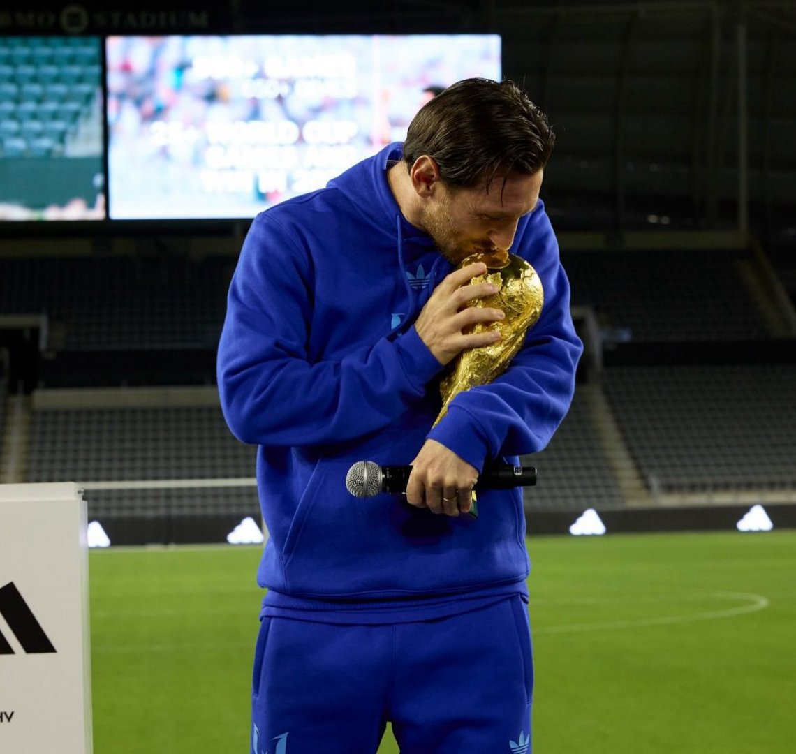 阿根廷足球明星斩获金靴奖