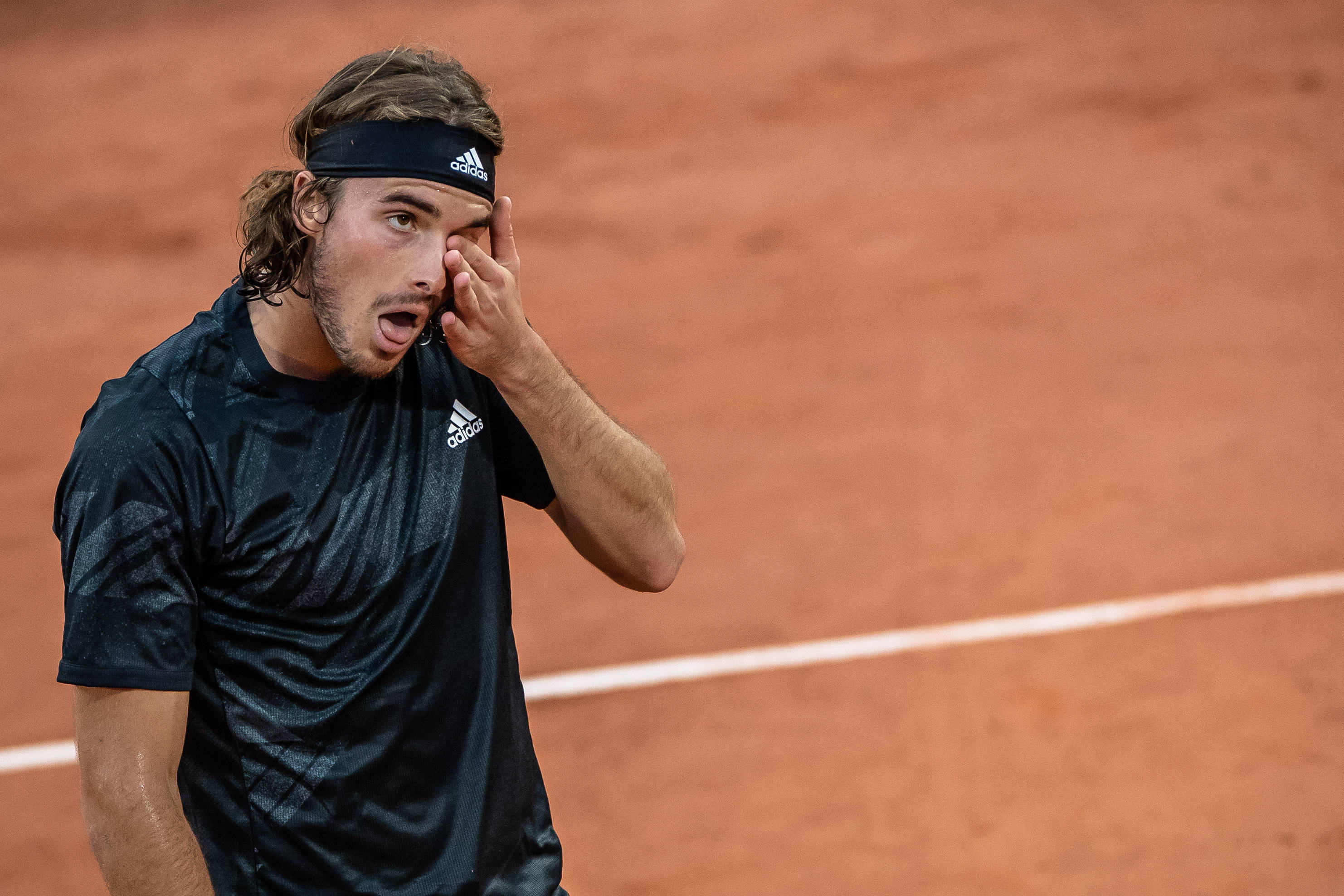 法国网球队逆转欧洲网球队，西西帕斯打破历史纪录的简单介绍