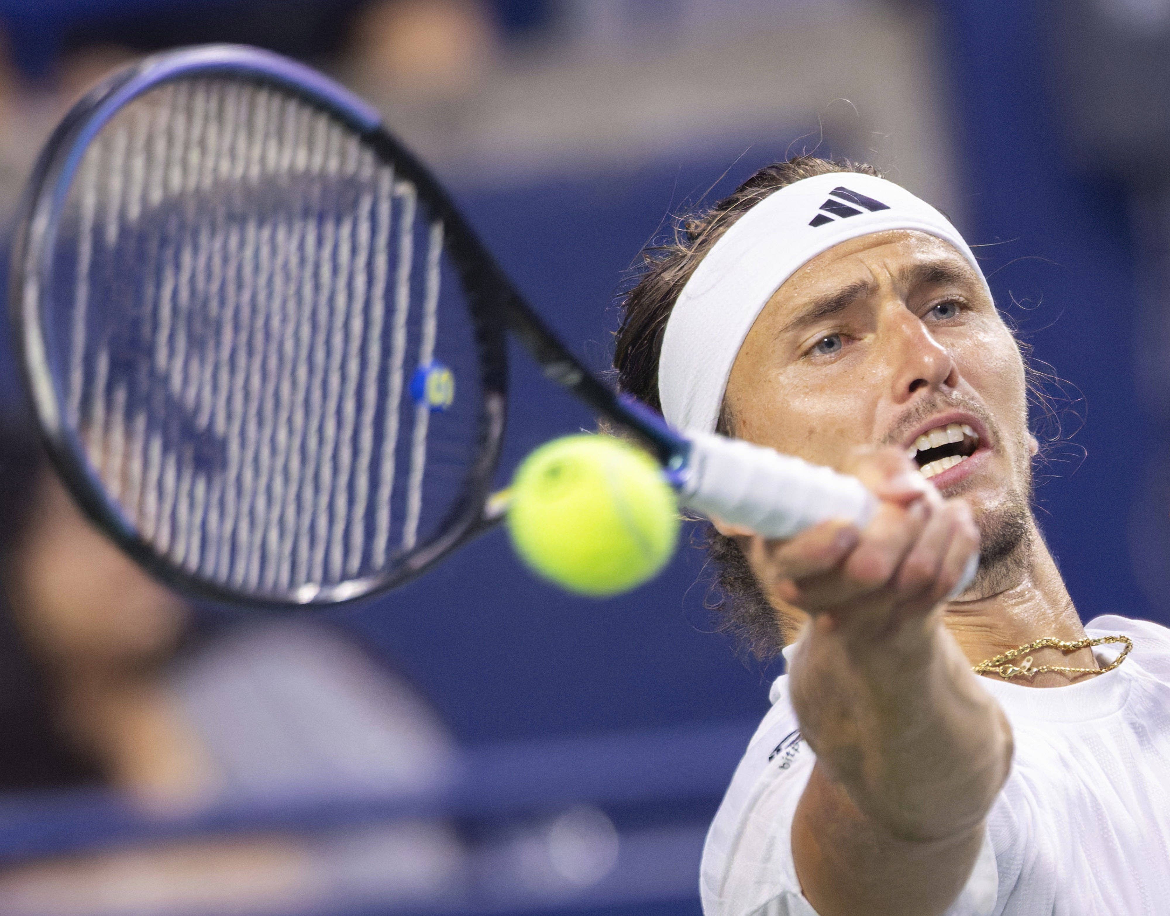 关于欧洲网球队力克澳大利亚网球队，兹维列夫绝境逆转的信息