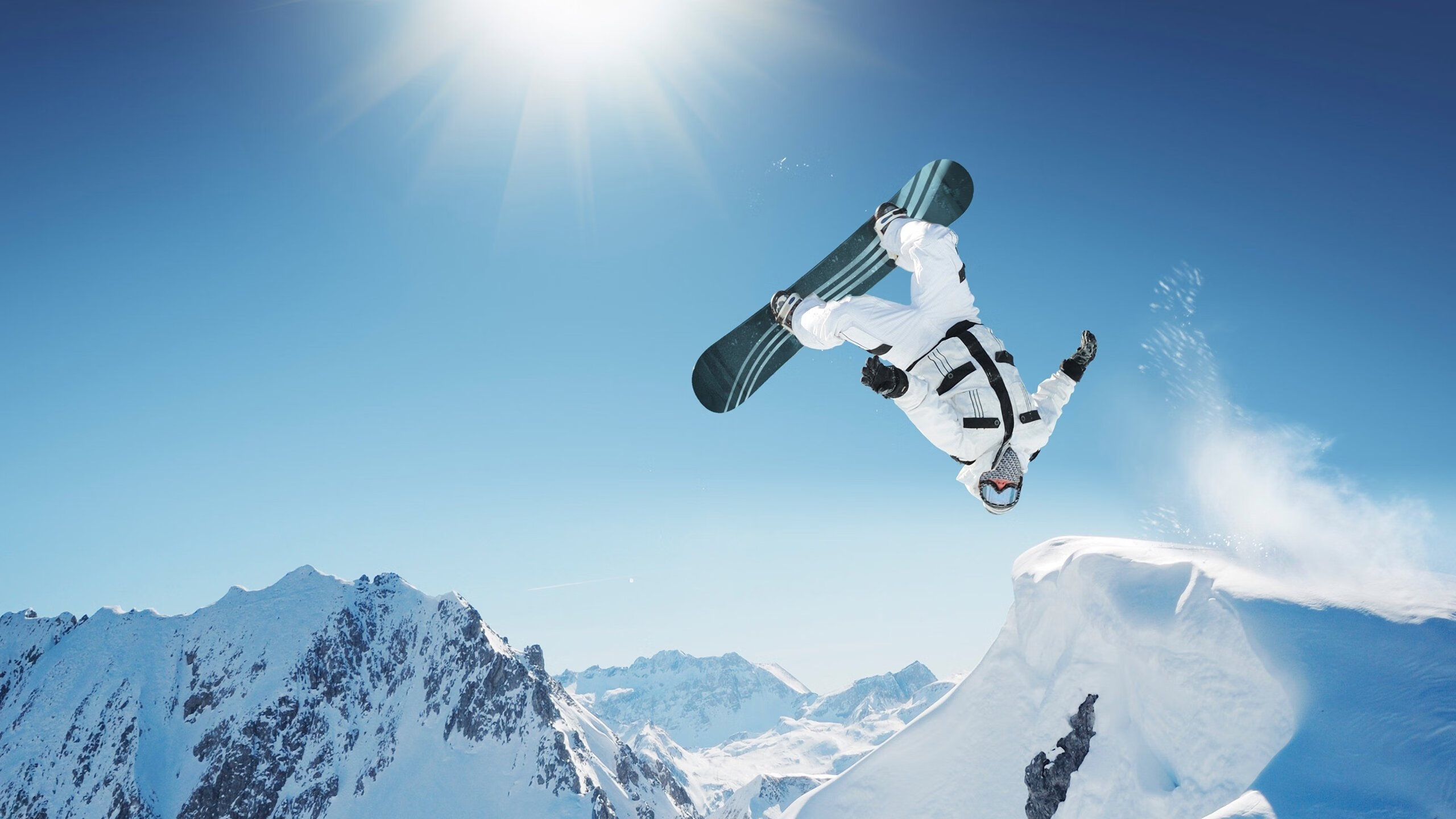 终局之战，当F1年度争冠之夜的红灯熄灭，卡塞米罗在足球场上书写唯一剧本